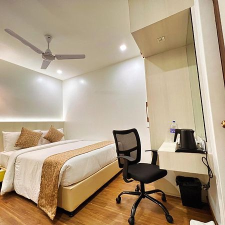 White House By Maxxvalue Service Apartments Bandra Bombay Exterior foto
